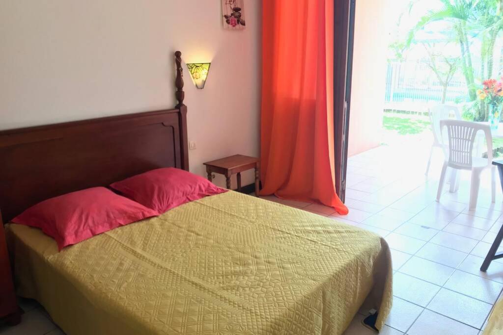 Appartement Populaire แซ็งแตนน์ ภายนอก รูปภาพ